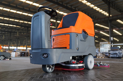 榮事達(dá)洗地機廠家 榮事達(dá)D140駕駛式洗地機.jpg