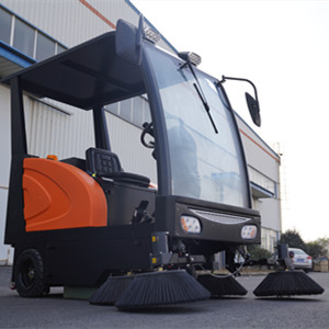 榮事達(dá)駕駛式掃地機 榮事達(dá)駕駛式掃地機.jpg